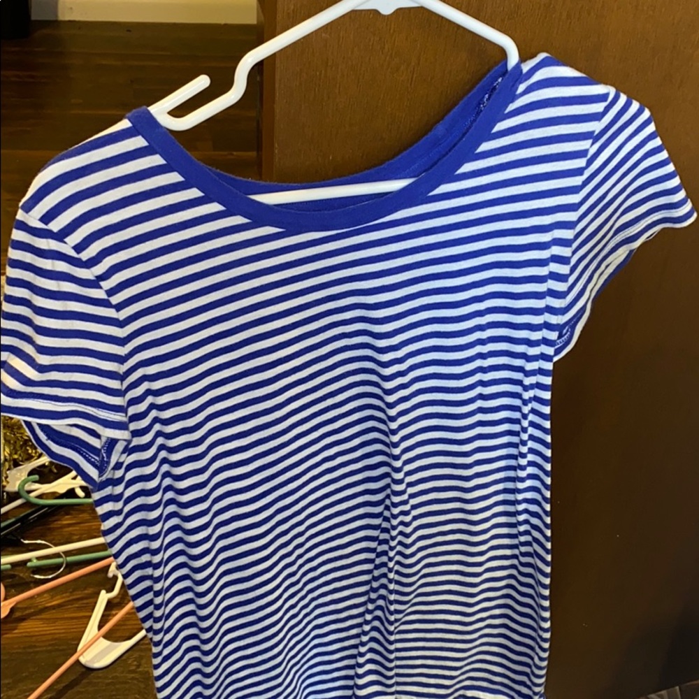 blue stripped gap tee